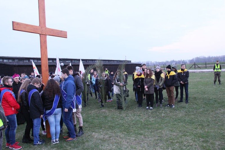 Droga Krzyżowa na Majdanku