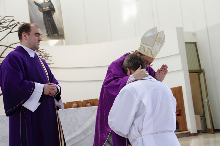 Błogosławieństwo nowych nadzwyczajnych szafarzy Eucharystii - 08.04.2017