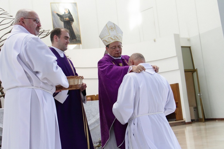 Błogosławieństwo nowych nadzwyczajnych szafarzy Eucharystii - 08.04.2017