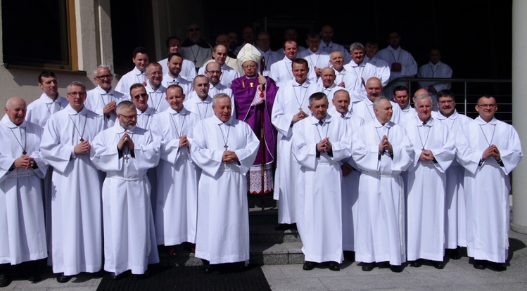 Błogosławieństwo nowych nadzwyczajnych szafarzy Eucharystii - 08.04.2017