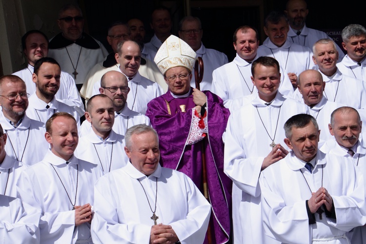 Błogosławieństwo nowych nadzwyczajnych szafarzy Eucharystii - 08.04.2017