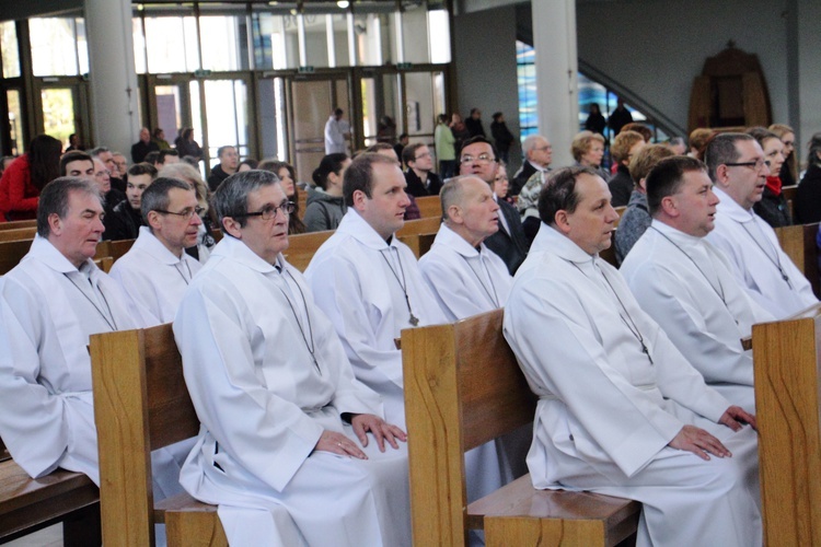 Błogosławieństwo nowych nadzwyczajnych szafarzy Eucharystii - 08.04.2017