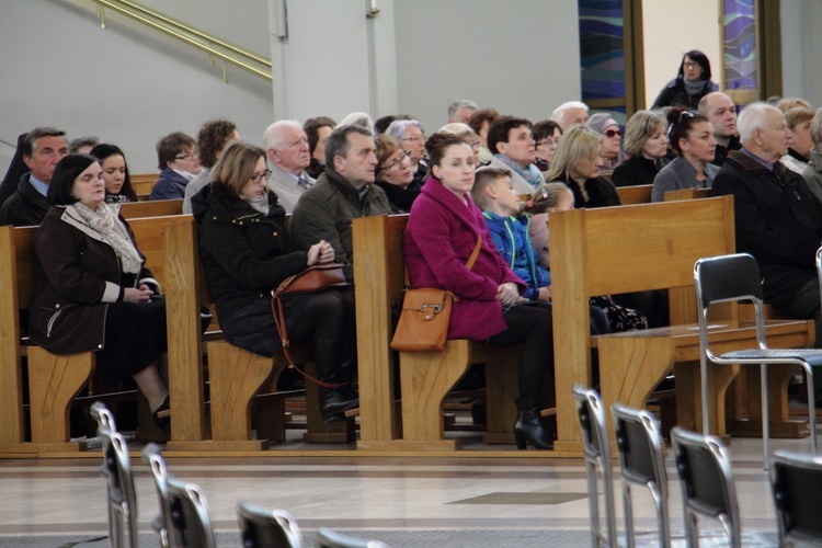 Błogosławieństwo nowych nadzwyczajnych szafarzy Eucharystii - 08.04.2017