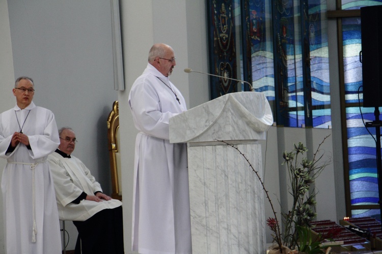 Błogosławieństwo nowych nadzwyczajnych szafarzy Eucharystii - 08.04.2017