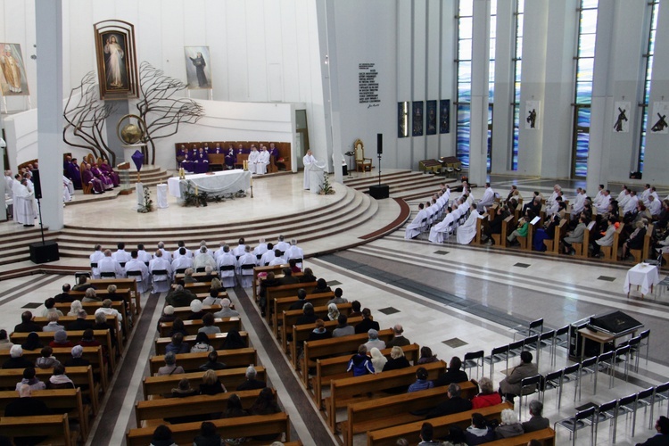 Błogosławieństwo nowych nadzwyczajnych szafarzy Eucharystii - 08.04.2017