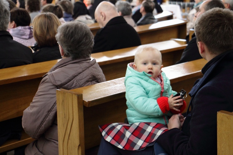 Błogosławieństwo nowych nadzwyczajnych szafarzy Eucharystii - 08.04.2017