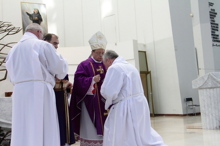 Błogosławieństwo nowych nadzwyczajnych szafarzy Eucharystii - 08.04.2017