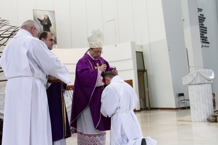 Błogosławieństwo nowych nadzwyczajnych szafarzy Eucharystii - 08.04.2017