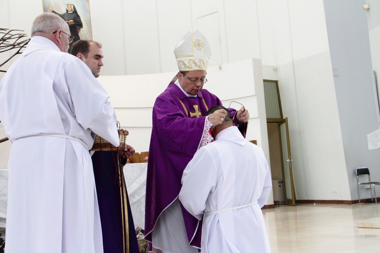 Błogosławieństwo nowych nadzwyczajnych szafarzy Eucharystii - 08.04.2017