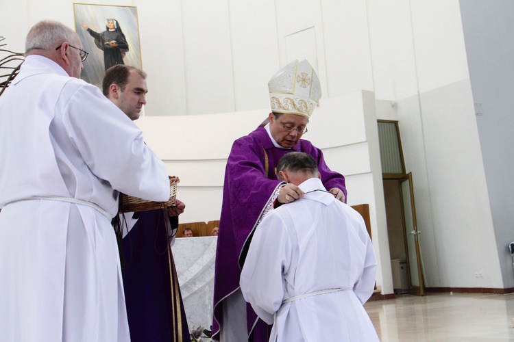 Błogosławieństwo nowych nadzwyczajnych szafarzy Eucharystii - 08.04.2017