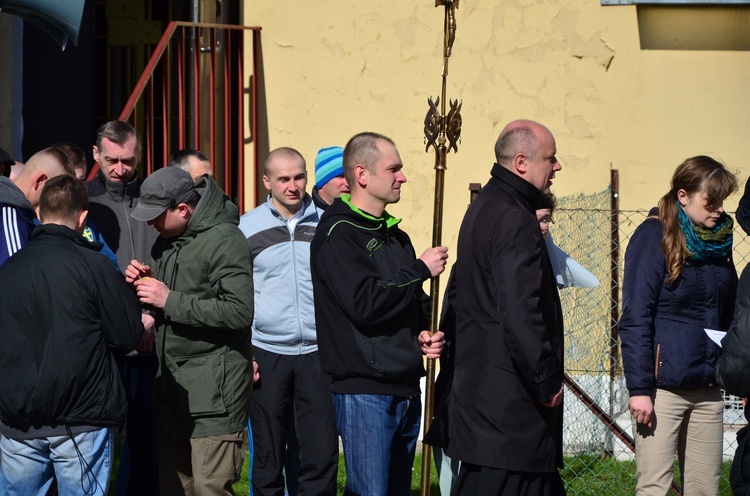 Droga Krzyżowa na terenie Aresztu Śledczego w Lublinie