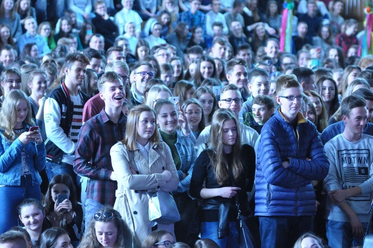 Hala sportowa była wypełniona po brzegi