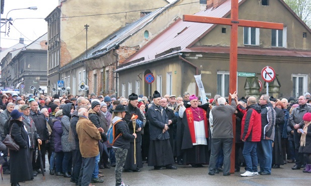 Krzyż na ulicach Bielska-Białej