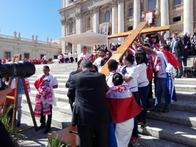 Symbole ŚDM przekazane młodzieży z Panamy