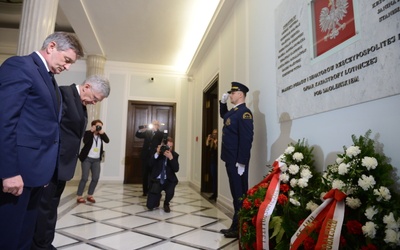 W Sejmie uczczono parlamentarzystów, którzy zginęli w katastrofie smoleńskiej