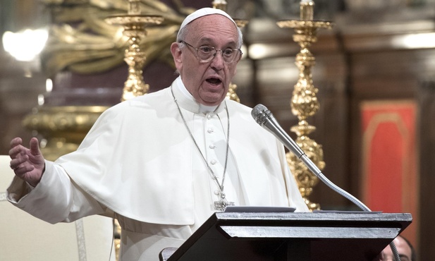 Papież ostrzega: Nie manipulować życiem