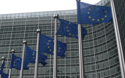 Komisja Europejska niepokoi sie o liberalny porządek w Polsce i na Węgrzech