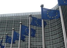 Komisja Europejska niepokoi sie o liberalny porządek w Polsce i na Węgrzech