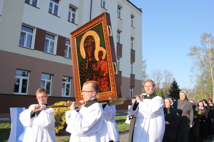 Powitanie ikony MB Częstochowskiej w WSD w Łowiczu