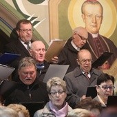 Akatyst wykonały połączone chóry dwóch bielskich parafii