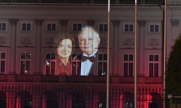 Kaczyński: Rusza konkurs na projekty pomników smoleńskich