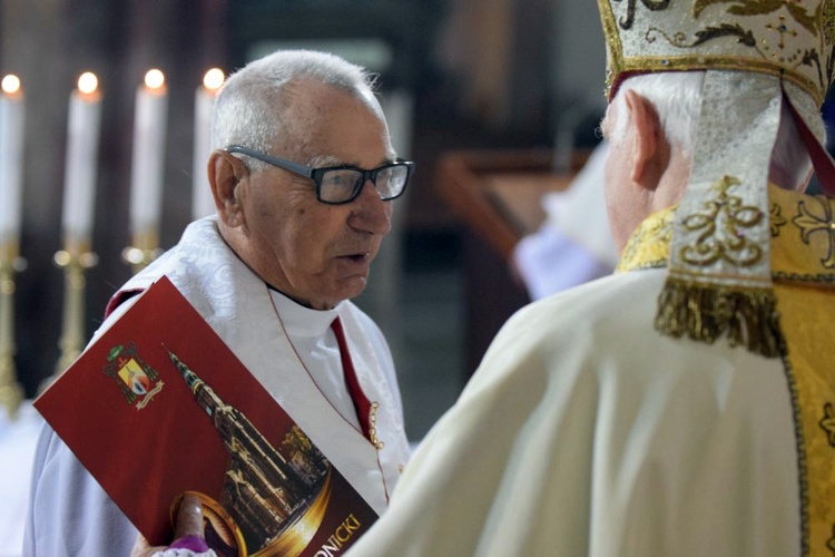 Msza Krzyżma. Ustanowienie kapituły strzegomskiej.