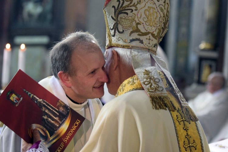 Msza Krzyżma. Ustanowienie kapituły strzegomskiej.