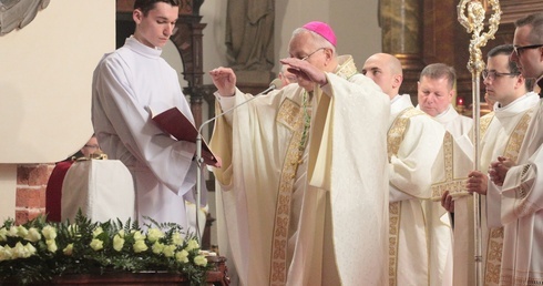 Poświęcenie olejów 