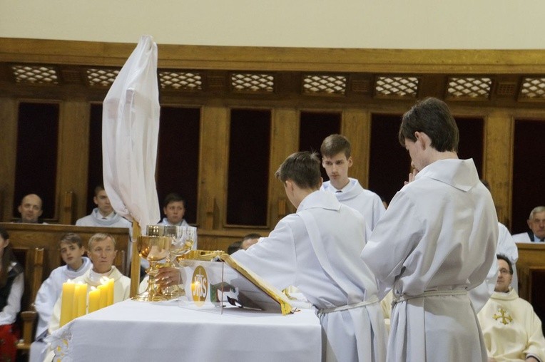 Liturgia Wielkiego Czwartku w parafii NSPJ w Nowym Targu