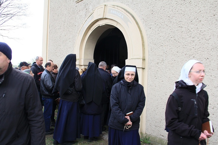 Droga Krzyżowa na kalwarii w Wielki Piątek