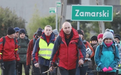 Kolejna grupa uczestników EDK wyruszyła z Zamarsk, by dobrze przygotować się do Wielkiego Piątku i Wielkiej Nocy... 