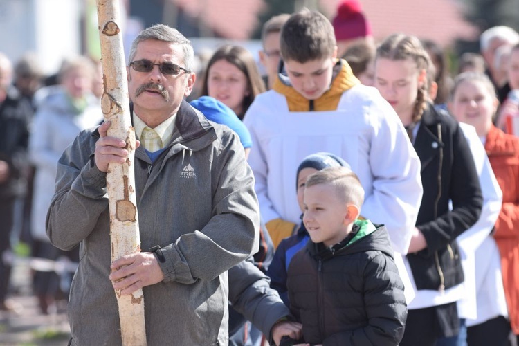 Wielki Piątek. Droga Krzyżowa przez ulicami Świdnicy