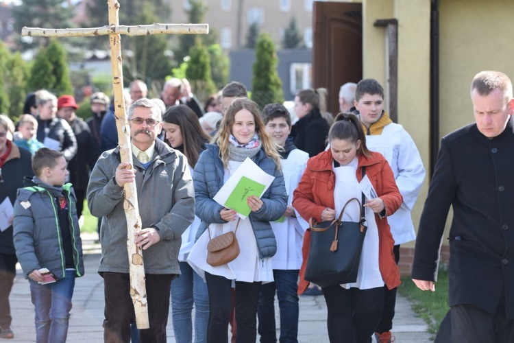 Wielki Piątek. Droga Krzyżowa przez ulicami Świdnicy