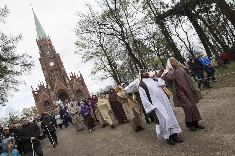 Wielkopiątkowe Misterium w Piekarach Śląskich