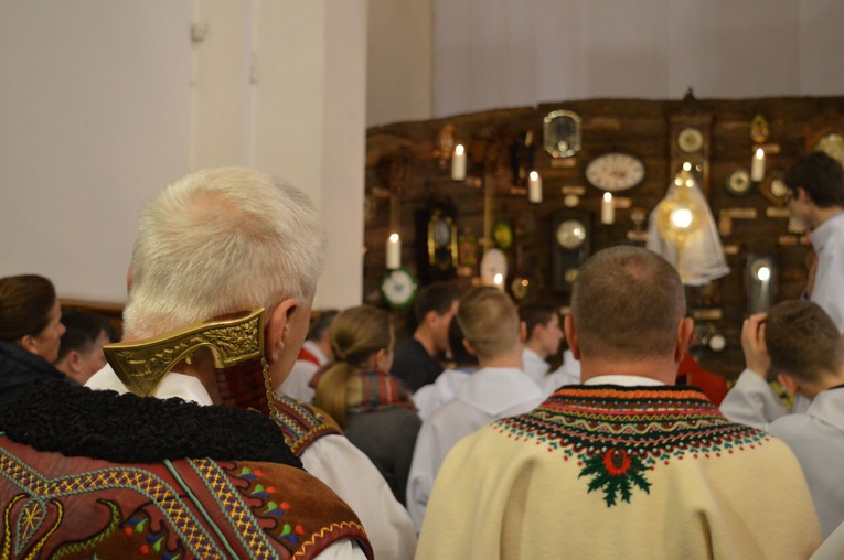 Liturgia Wielkiego Piątku w parafii NSPJ w Nowym Targu 