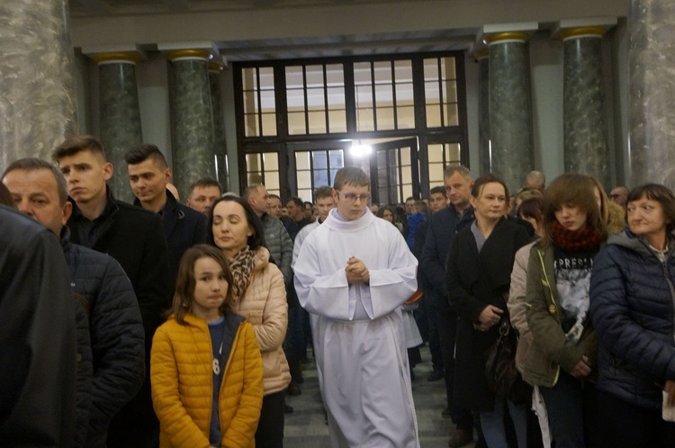 Liturgia Wielkiego Piątku w parafii NSPJ w Nowym Targu 