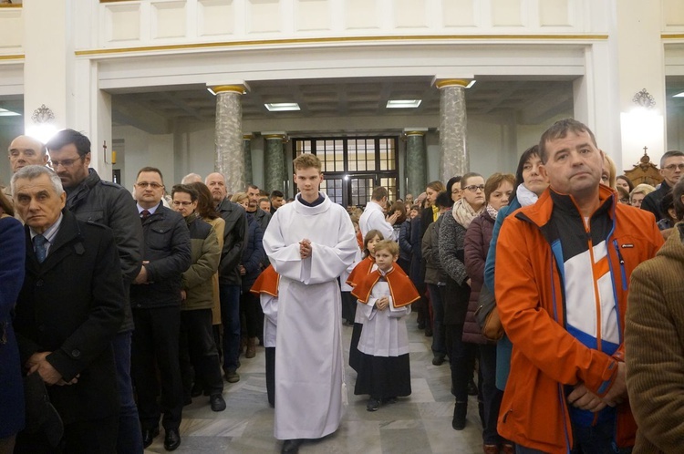 Liturgia Wielkiego Piątku w parafii NSPJ w Nowym Targu 