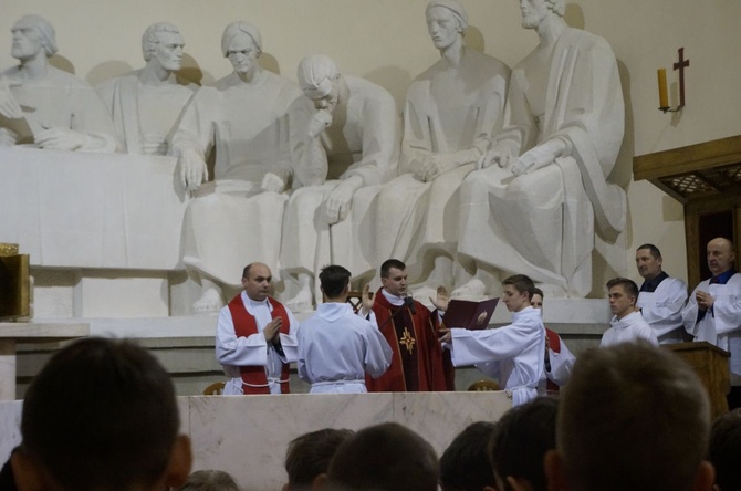 Liturgia Wielkiego Piątku w parafii NSPJ w Nowym Targu 