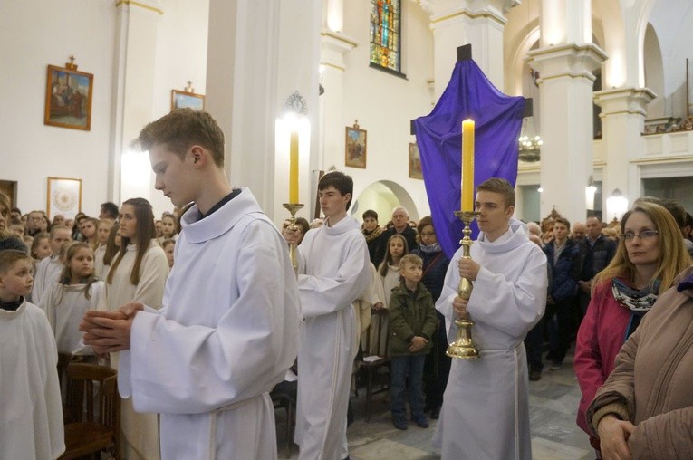 Liturgia Wielkiego Piątku w parafii NSPJ w Nowym Targu 