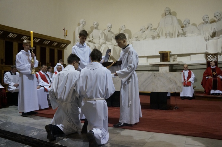 Liturgia Wielkiego Piątku w parafii NSPJ w Nowym Targu 