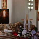 Liturgia Wielkiego Piątku w Zakopanem - parafia Świętego Krzyża.