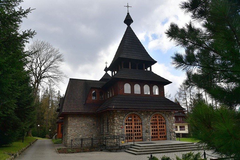 Groby Pańskie w zakopiańskich świątyniach 