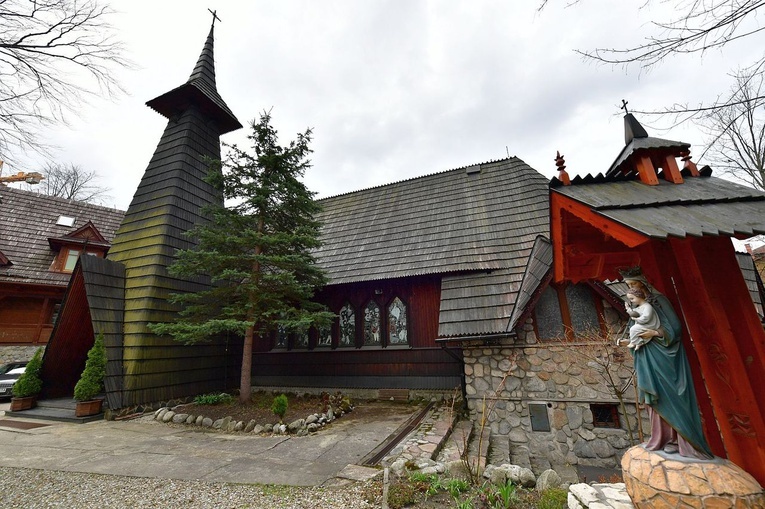 Groby Pańskie w zakopiańskich świątyniach 