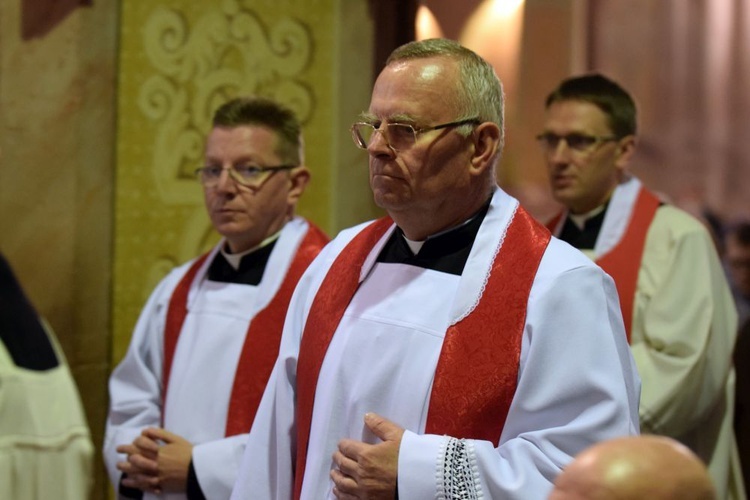 Wielki Piątek. Liturgia Męki Pańskiej w katedrze