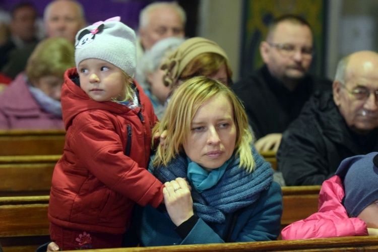 Wielki Piątek. Liturgia Męki Pańskiej w katedrze