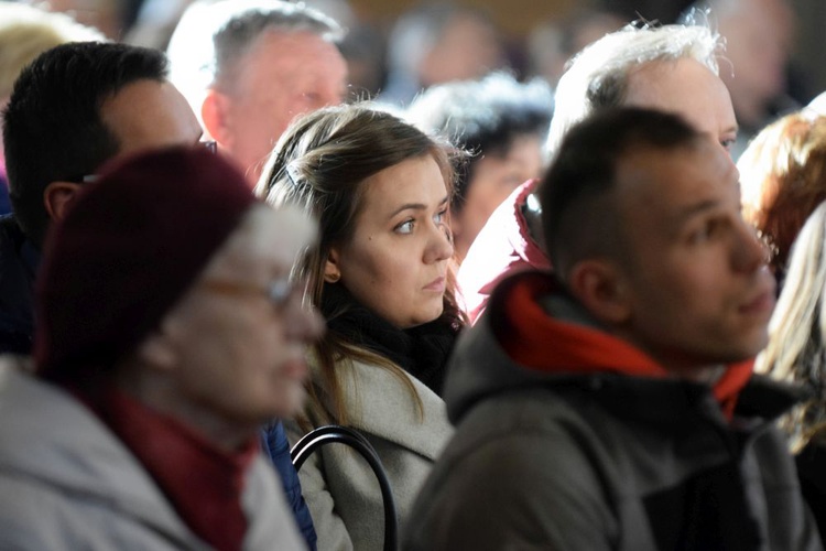 Wielki Piątek. Liturgia Męki Pańskiej w katedrze