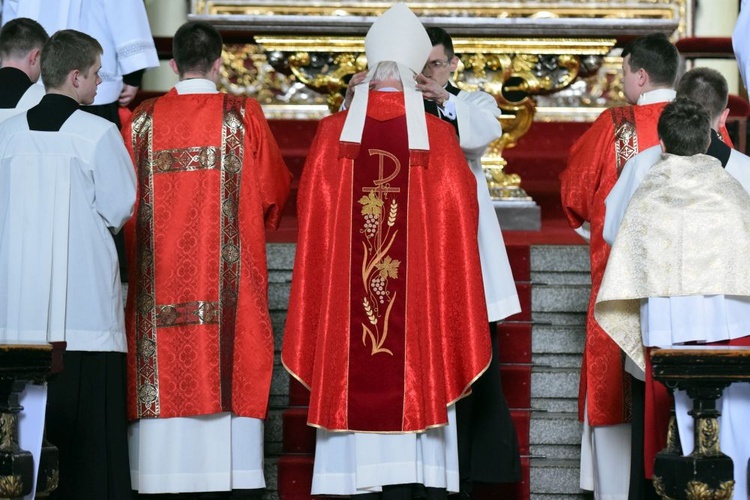 Wielki Piątek. Liturgia Męki Pańskiej w katedrze