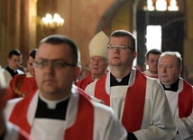 Wielki Piątek. Liturgia Męki Pańskiej w katedrze