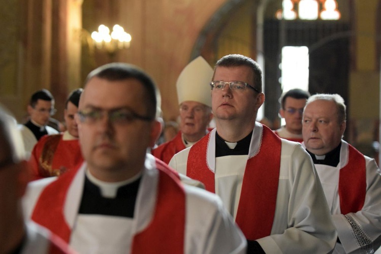 Wielki Piątek. Liturgia Męki Pańskiej w katedrze