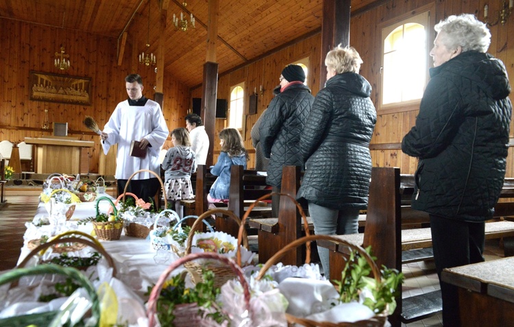 W kościele pw. Chrystusa Kapłana przy radomskim seminarium pokarmy święcili alumni III roku